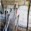 Image 3 : SNOW SHOVELS AND LAWN TOOLS