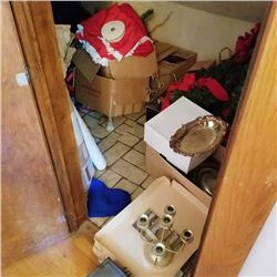 CLOSET LOT: CHRISTMAS DECOR