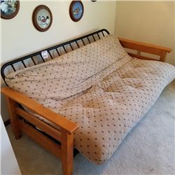 WOOD AND UPHOLSTERED DAY BED