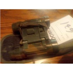 BUNDLE LOT: CAMO BINOCULARS W/ CASE / BRUNTON COMPASS / RAINCOAT AND CARGO BAG