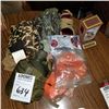 Image 3 : LOT OF GLOVES, CANTEEN, MISC