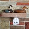 Image 2 : LOT OF 7 HAND PAINTED SCULPTURAL DUCKS
