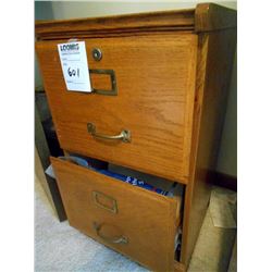BUNDLE LOT: 2 DRAWER OAK FILING CABINET / DESK CHAIR & BLUE OTTOMAN