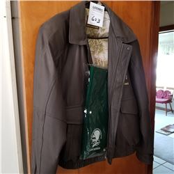 BUNDLE LOT: N. AMERICA LIFE MEMBER XL JACKET & BLANKET / NY TIMES MID-WEEK PICTORIAL