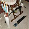 Image 9 : BEAR BOW WITH ARROWS AND RACK