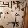 Image 4 : WALL LOT CONTENTS