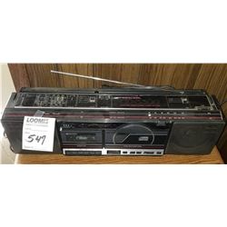 REALISTIC CD-3300 AM/FM STEREO/CASSETTE RECORDER/CD
