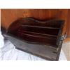 Image 1 : BUNDLE LOT: ANTIQUE WOOD MAGAZINE RACK / MISC COLLECTIBLES