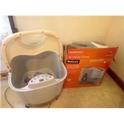 BUNDLE LOT: HOLMES WARM MIST HUMIDIFIER, FOOT SPA/BATH / LAUNDRY HAMPER