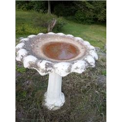 CEMENT OUTDOOR BIRD BATH