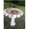 Image 1 : CEMENT OUTDOOR BIRD BATH