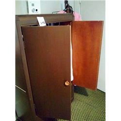 VINTAGE WOODEN WARDROBE CLOSET