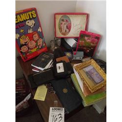 VINTAGE TABLE LOT