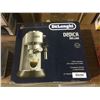 Image 1 : DeLonghi Dedica Deluxe 15-Bar Espresso and Cappuccino Maker