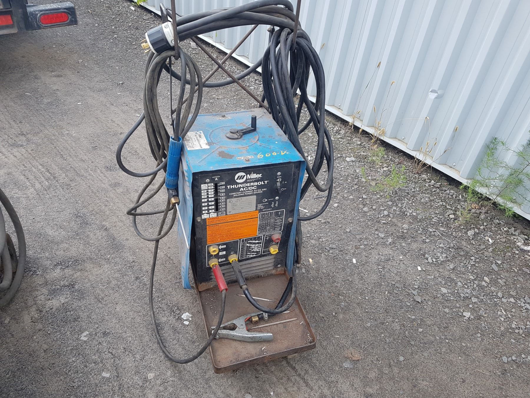 Finale Sale Miller ThunderBolt AC/DC Welding Machine - Atelier STCG inc
