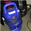 Image 3 : BLACK AND BLUE POWER WASHERS