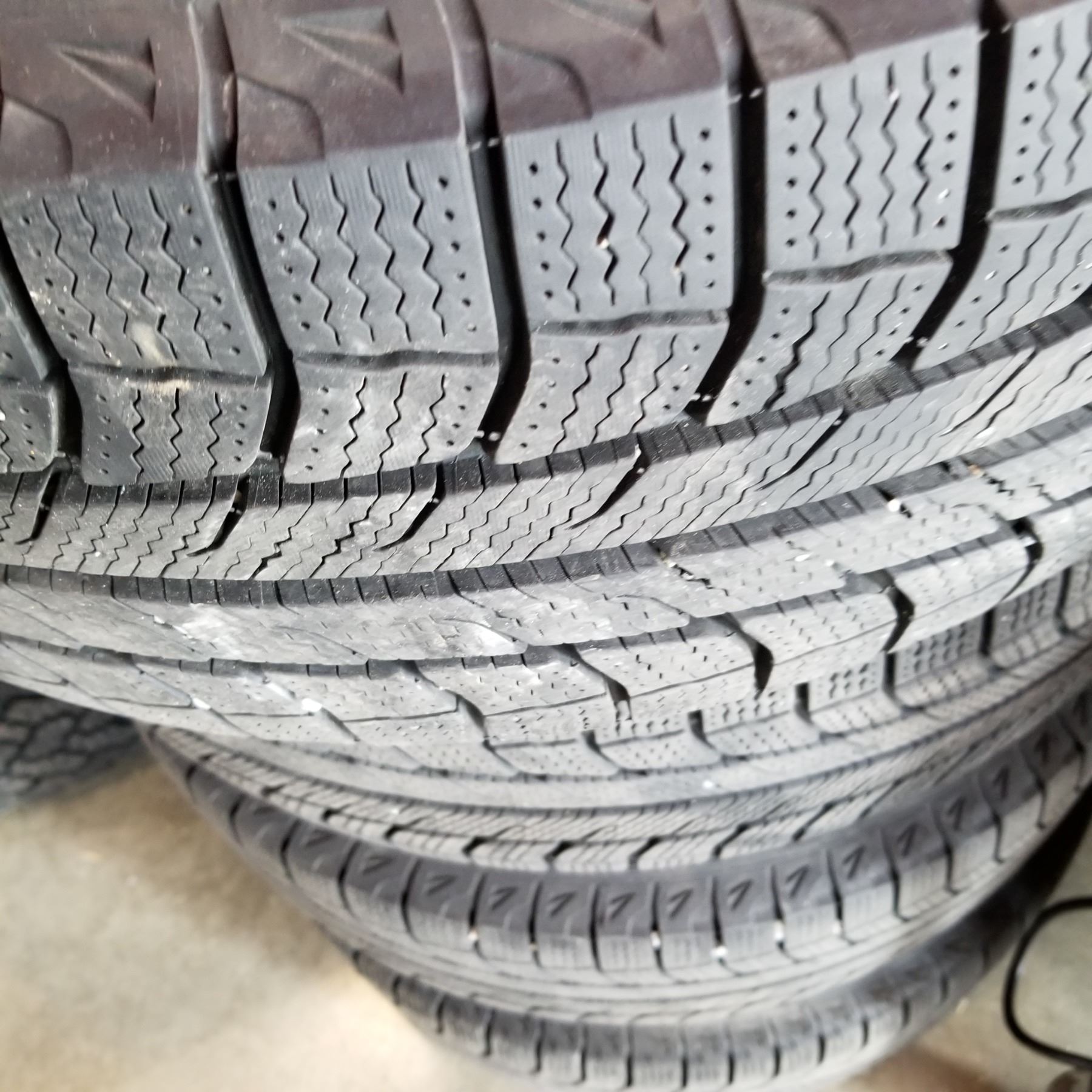 SET OF 4 MICHELIN 235/60 R17 TIRES ON TOUREN 2 PATTERN 5 BOLT RIMS ...