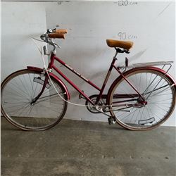 RED FREE SPIRIT ROAD BIKE