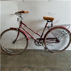 RED FREE SPIRIT ROAD BIKE