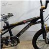 Image 2 : BLACK AND GOLD RAZOR KIDS BIKE