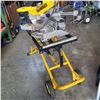 Image 3 : DEWALT DW718 DOUBLE BEVEL SLIDING COMPOUND MITER SAW ON FOLDING STAND