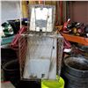 Image 3 : 2 LIVE TRAPS AND PET PORTER