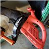 Image 2 : LEAF HOG ELECTRIC LEAF BLOWER AND 22" ELECTRIC HEDGE TRIMMER