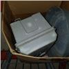 Image 2 : BOX OF TOOLS BOXES AND PANS