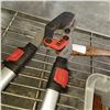 Image 2 : CORONA 3X BLACK AND RED SHEARS