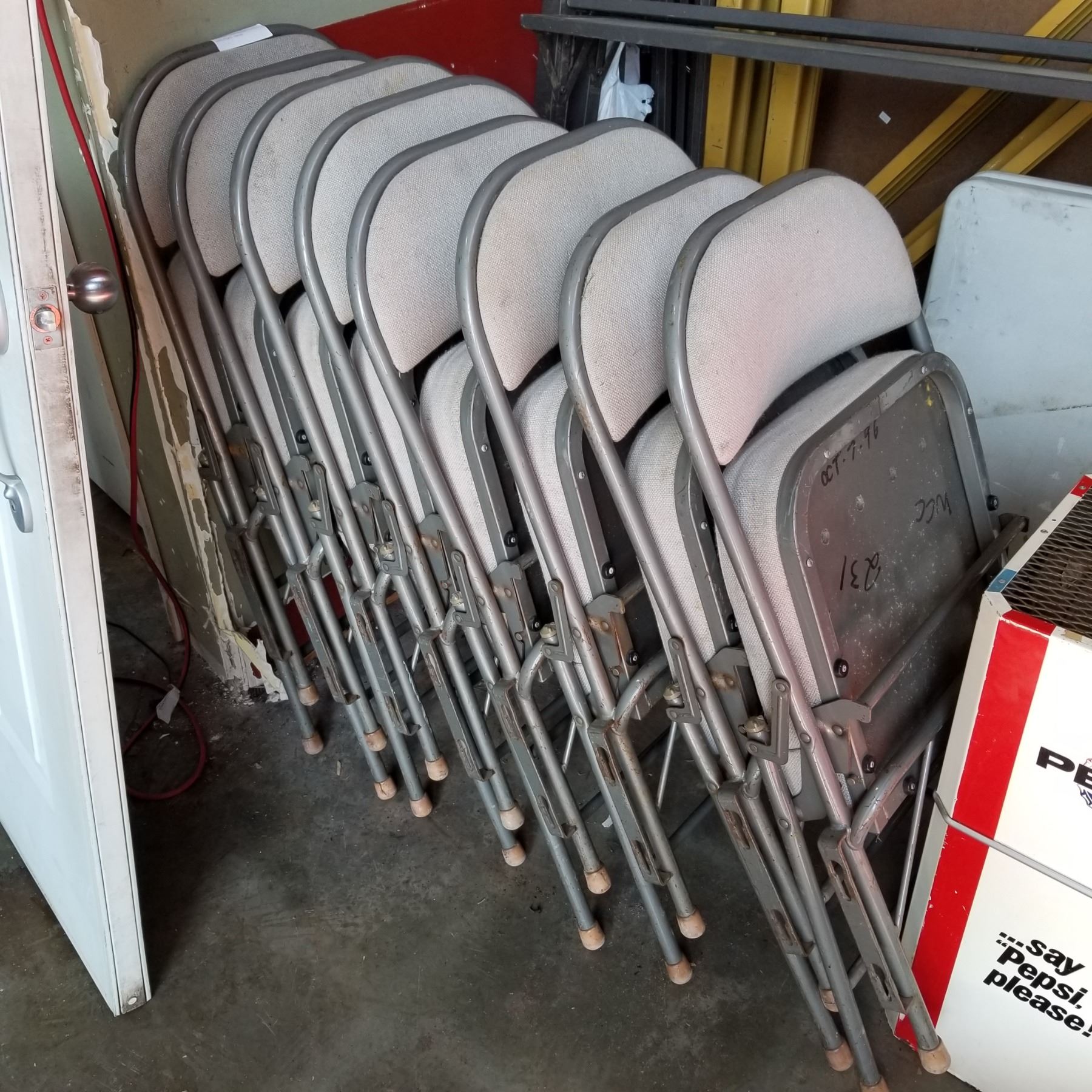 Interlocking Foldable Chairs 8 FOLDING INTERLOCKING UPHOLSTERED CHAIRS