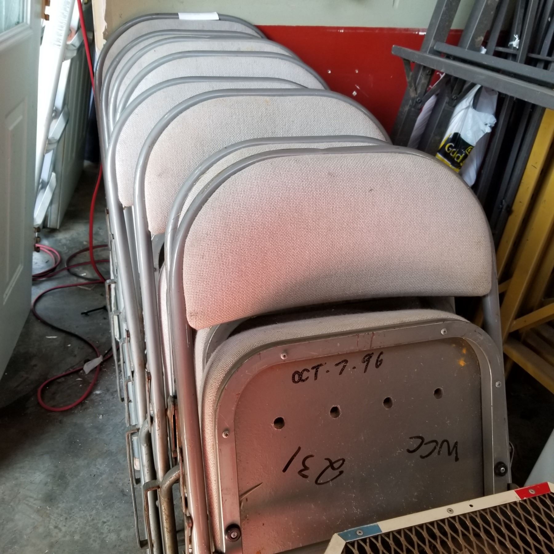 Interlocking Foldable Chairs 8 FOLDING INTERLOCKING UPHOLSTERED CHAIRS