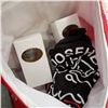 Image 2 : BUDWEISER BAG W/ BEER GLASSES AND MOOSEHEAD SHIRT