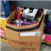 Image 1 : BOX OF LIGHT BULBS