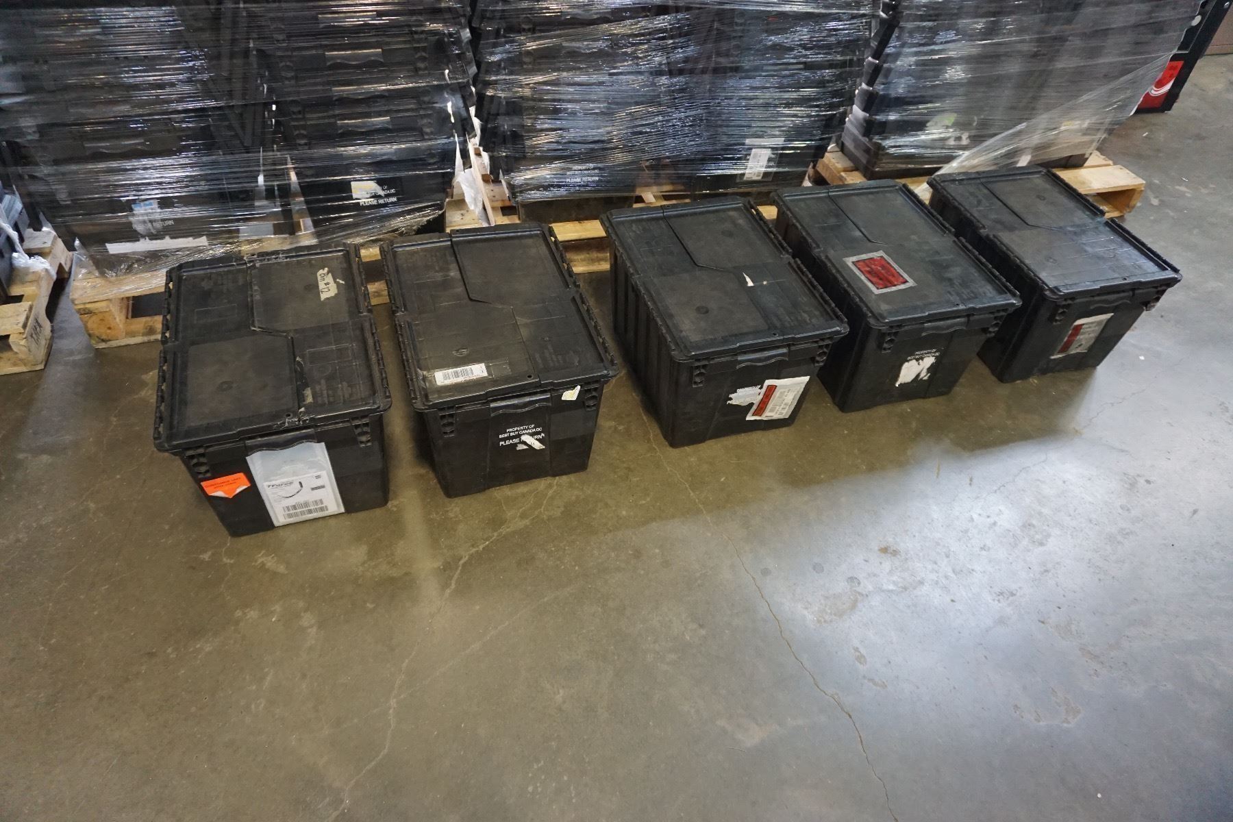 5 BLACK INTERLOCKING LID STACKING STORAGE TOTES