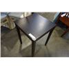 Image 2 : MODERN SQUARE END TABLE