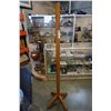Image 1 : WOOD COAT TREE