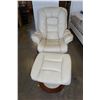 Image 2 : WHITE LEATHER RECLINER AND OTTOMAN