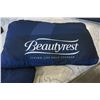 Image 2 : 2 BEAUTY REST DEMO PILLOWS