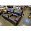 Image 2 : BROWN LEATHER LOVESEAT WITH CUP HOLDERS - DOES NOT RECLINE