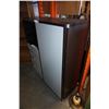 Image 2 : ESPRESSO SLIDING DOOR 4 DRAWER SHELF