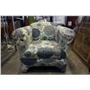 Image 3 : KIDS ARM CHAIR