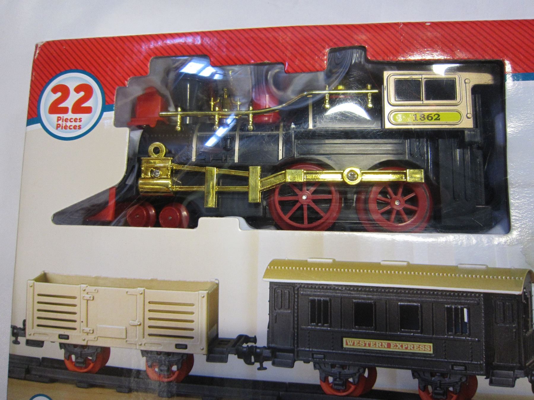 KID CONNECTION RAILROAD ENGINE AND TRACKS - COMPLETE