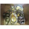 Image 2 : BOX OF BRASS COLLECTIBLES