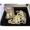 Image 2 : LOT OF PEARL, BONE, AND HEMATITE JEWELLERY