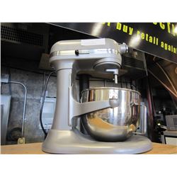 KITCHEN AID PROFESSIONAL HD MIXER W/ BOWL AND 3 ATTACHMENTS - WOKRING