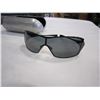 Image 2 : PAIR OF AUTHENTIC OAKLEY SUNGLASSES IN BLACK CASE