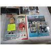 Image 2 : 7 HOCKEY FIGURES, 2 BOBBLE HEADS, ETC