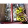 Image 2 : LIQUOR DISPENSER WINE GLASSES AND PLATES