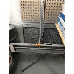 Floor heat lamp plus 2 barrels of primer lacquer thinner 97Kg