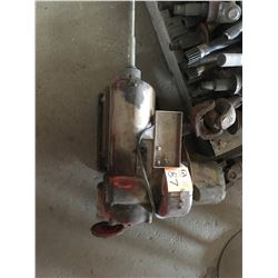 Brake drum lathe